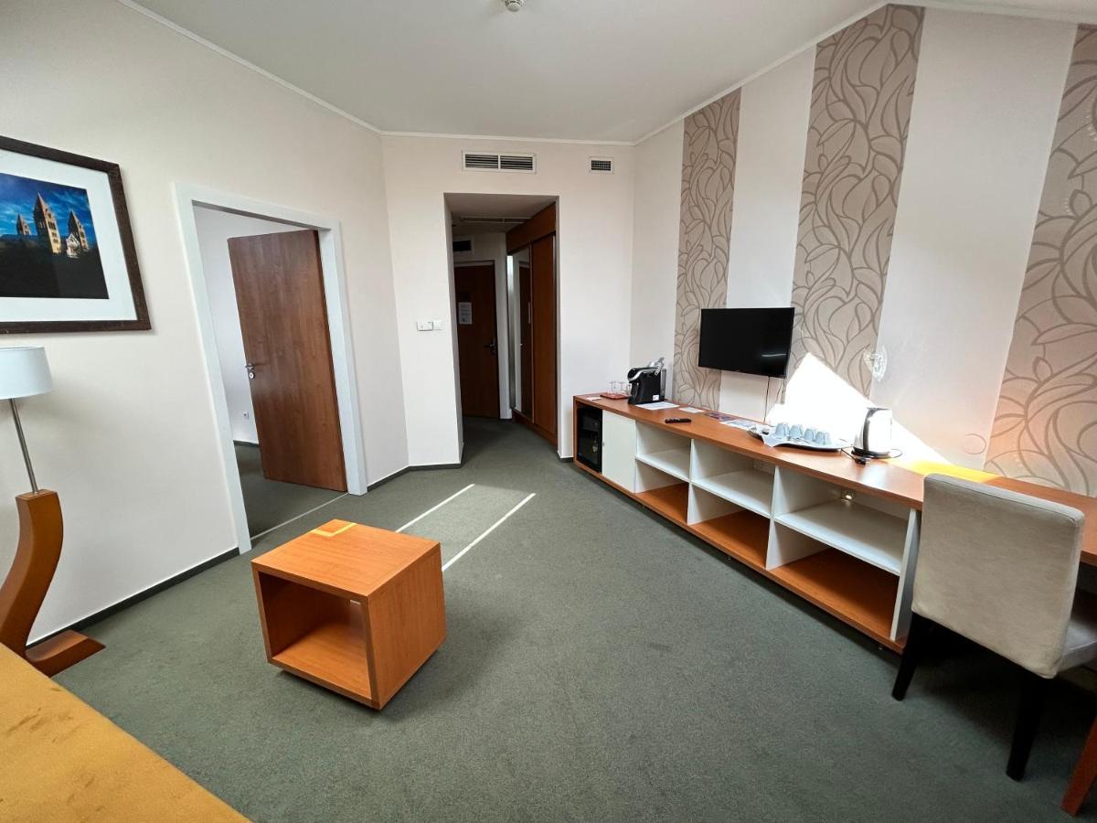 Boutique Hotel Sopianae Pécs Exteriör bild