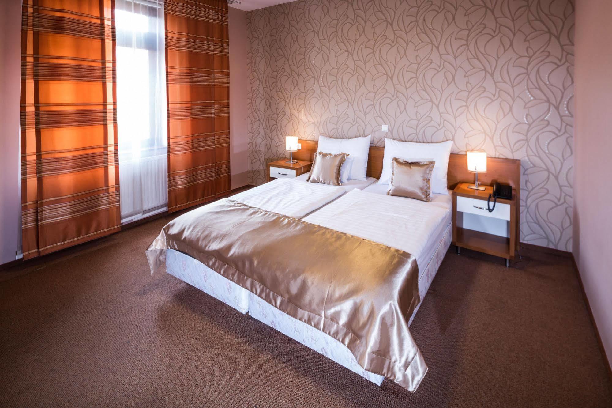 Boutique Hotel Sopianae Pécs Exteriör bild